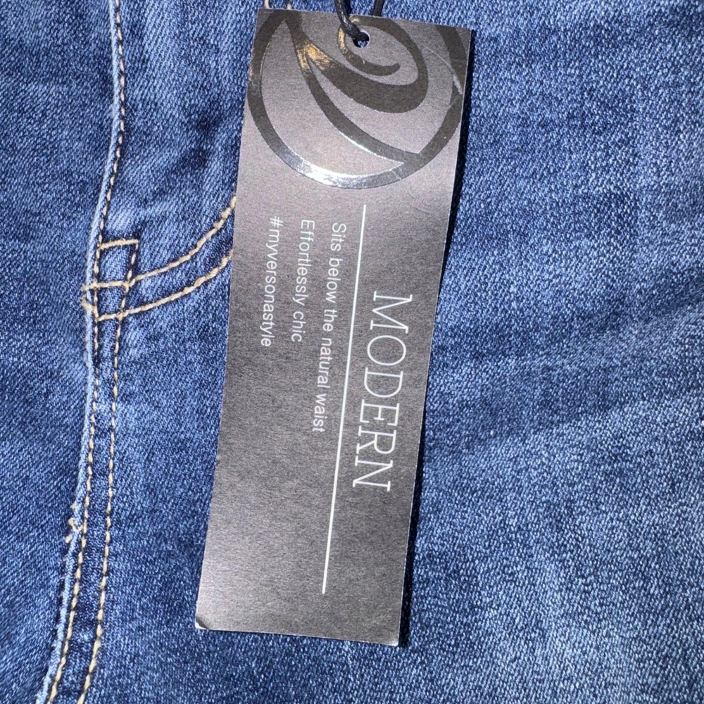 Versona Modern Skinny Jeans Medium Wash Rhinestone Fringe Hem Size 2 NWT - Picture 7 of 16